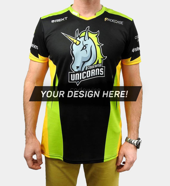 Player in customized, 100% personalized E-Sport jersey from Jersey Clinic